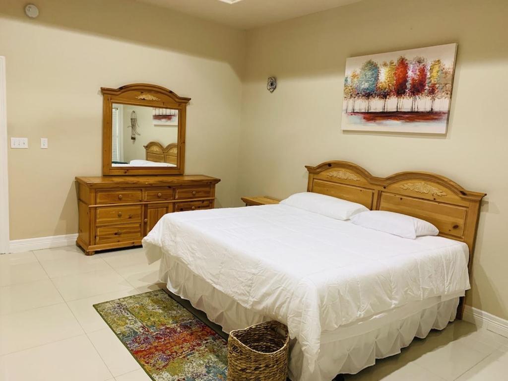 Brownsville Comfort 2 Bedroom 1 Bath , Spacious Kitchen And Outdoor Home Dış mekan fotoğraf